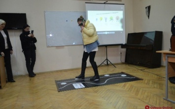Одесским студентам показали как опасно садиться за руль в нетрезвом состоянии