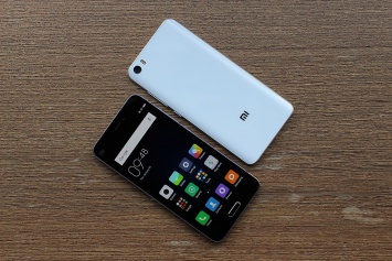 Xiaomi запатентовала смартфон с дисплеем на всю панель