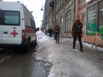 В Петербурге прошли пикеты против плохой уборки снега