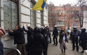 Аваков отреагировал на столкновения в Киеве