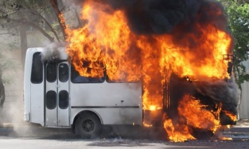 ЧП потрясло Украину: пассажирский автобус вспыхнул на ходу