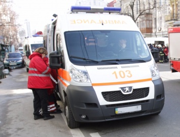 Труп женщины нашли на клумбе в Киеве: "трагедия обрастает загадками"