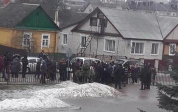 В Беларуси ученик в школе зарезал учительницу и подростка