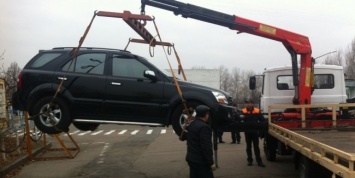 С 8 февраля в Киеве начали эвакуировать машины правонарушителей