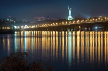 В Киеве почти на две недели ограничат движение на мосту Патона