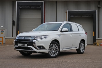 Гибридный кроссовер Mitsubishi Outlander превратили в фургон