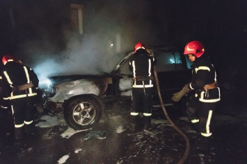 Полиция рассказала, как в Киеве сожгли авто депутата-свободовца Назаренко