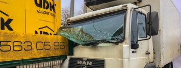 В Днепре из-за пешехода столкнулись Scania и MAN