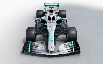Формула 1. Команда Mercedes представила новый болид для сезона 2019