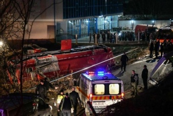 В Северной Македонии в чудовищном ДТП с автобусом погибли 14 человек: объявлен траур (фото)