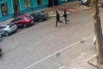 В Одессе грабители отобрали сумку с деньгами и случайно забежали в полицию
