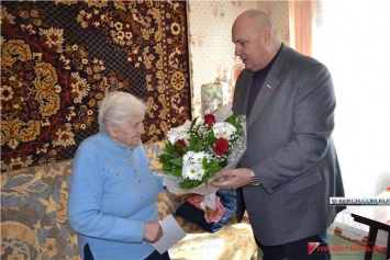 В Керчи ветеран и мать пятерых детей отметила 90-летний юбилей