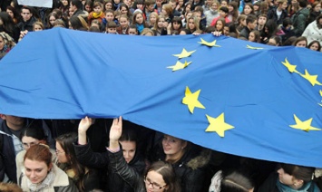 Украинцы не ощутили никаких плюсов от евроинтеграции, но хотят продолжать