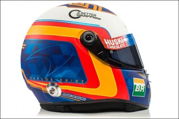 Гонщики McLaren представили раскраску шлемов