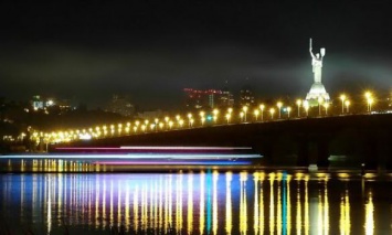 В Киеве в воскресенье ночью перекроют мост Патона