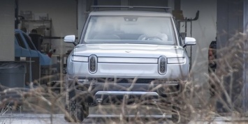 Странный аппарат от Rivian намекнул на обводы новой модели