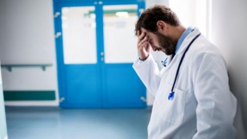 Медицинский коллапс: Российские врачи жалуются на зарплаты и «угрожают» массовыми увольнениями