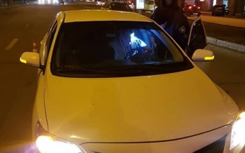 В Запорожье водитель легковушки уснул за рулем (ФОТО)
