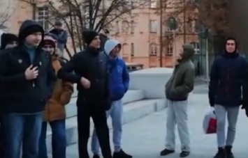 Голосую за Оноприенко: харьковчане вышли на митинг в поддержку серийного маньяка