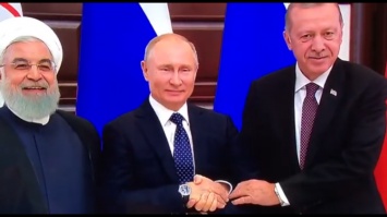Лебединое озеро! Путин попал в конфуз при рукопожатии с президентами