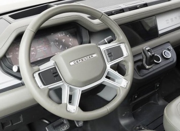 В сети показали салон нового Land Rover Defender