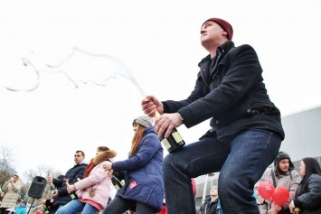 В День Святого Валентина в Одессе стреляли пробками от шампанского - установили новый рекорд