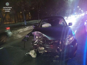 В Киеве пьяный работник автомойки угнал оставленную владельцем машину и попал на ней в ДТП - полиция