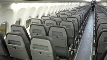 Лоу-кост SkyUp установит тонкие кресла почти на всех своих самолетах