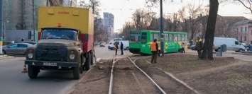 В Днепре из-за ремонта путей остановилось движение трамваев