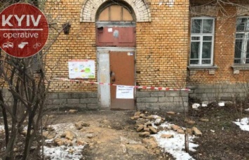 В Киеве рушится старинное здание