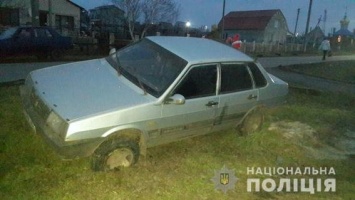 На Николаевщине пьяный мужчина угнал автомобиль и ездил в нем с 10-летней дочкой