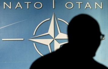 Президент Румынии призвал к усилению присутствия НАТО в Черноморском регионе