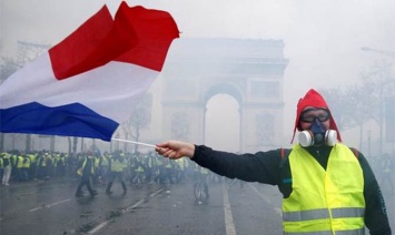 Во Франции посчитали количество участников сегодняшних акций «желтых жилетов»