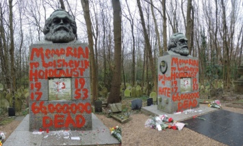 "Архитектор геноцида": могилу Карла Маркса снова осквернили