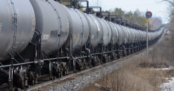 В Канаде поезд с нефтью сошли с рельсов