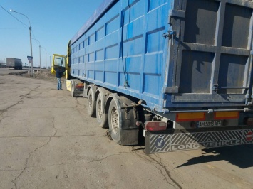 "Укртрансбезопасность" в Херсонской области постоянно осуществляет контроль грузов