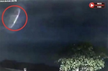 Полицейский из Австралии во время грозы обнаружил инопланетный НЛО