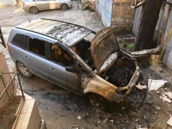 Поджог авто одесского историка: начато уголовное производство