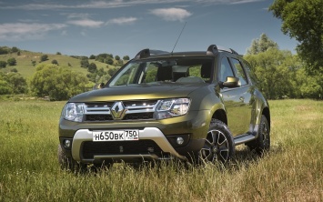 Новый руль и мультимедиа: представлен обновленный Renault Duster