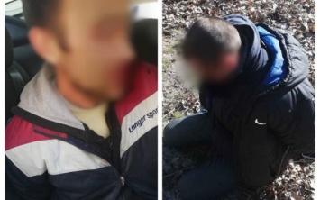 Правоохранители задержали двух преступников, которые грабили жителей Бериславского района