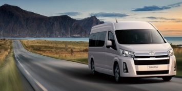Toyota представила новое поколение микроавтобусов и фургонов Hiace