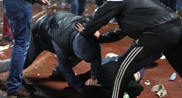 В Киеве банда подростков нападает на людей