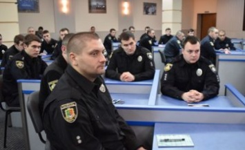 На Днепропетровщине приступили к обучению первые «офицеры громад»