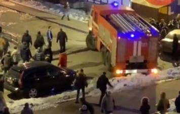 В Киеве растолкали машины для проезда пожарных