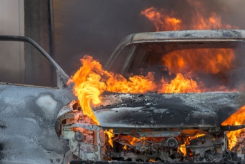 Ночью на Березняках сгорел автомобиль