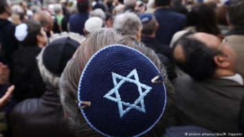 В бундестаге ФРГ потребовали повысить пенсии евреям из бывшего СССР