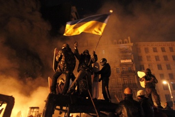 «Лучами Достоинства» почтили память погибших на Майдане в Киеве: «символизируют души Героев»