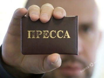 Перед выборами журналисты-антикоррупционеры «продают» удостоверения по 500 гривен