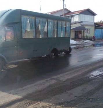 В маршрутке Северодонецк-Боровское на ходу отпали колеса
