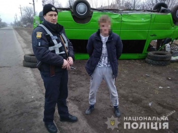 В Одесской области пьяный парень хотел доехать домой и угнал маршрутку